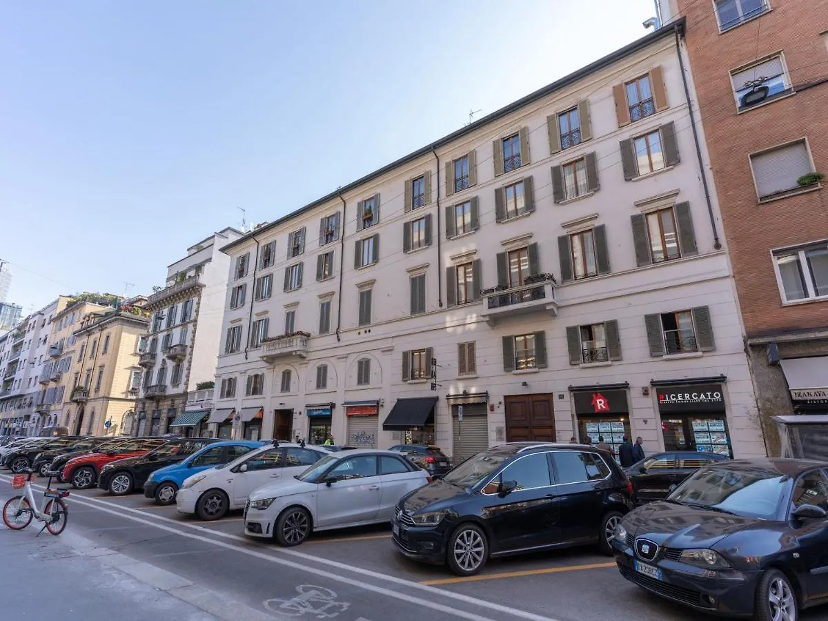 The Best Rent - Gorgeous Two-Bedroom Apartment In Porta Nuova District Milan