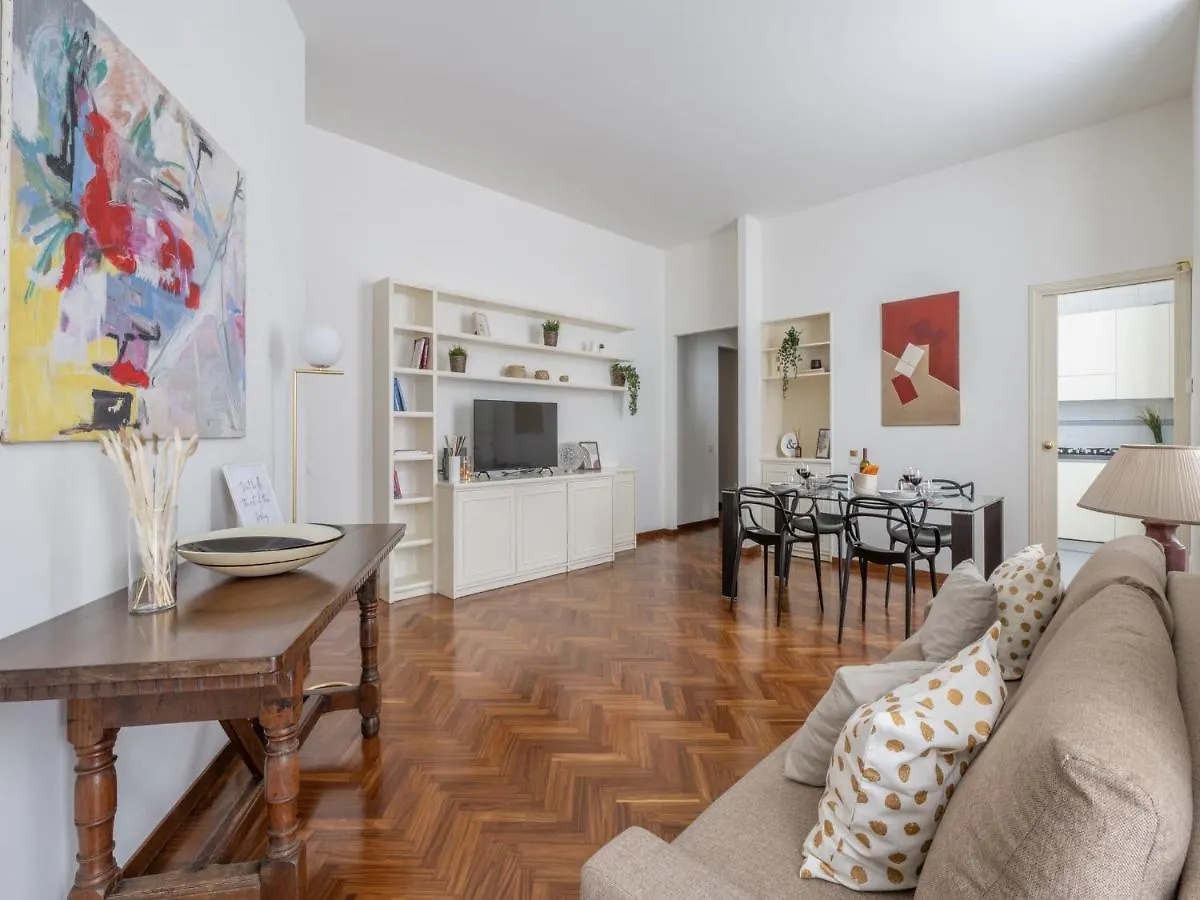 The Best Rent - Gorgeous Two-Bedroom Apartment In Porta Nuova District Милан 0*,